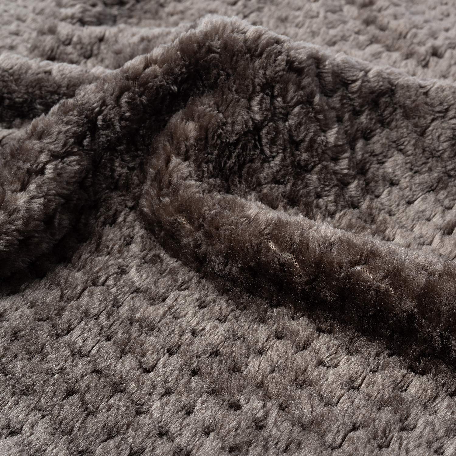 CUTEMATE Large 40"x48" Dark Grey Pet Blanket – Plush Fleece Throw for Dogs and Cats, Machine Washable, Skin Friendly