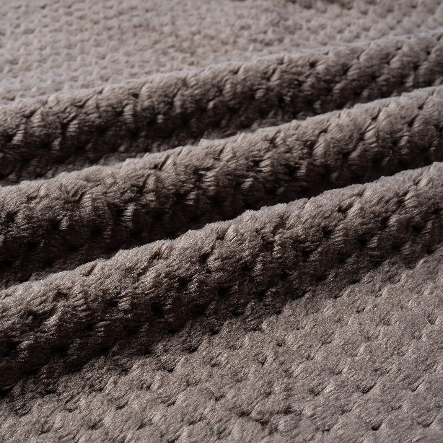 CUTEMATE Large 40"x48" Dark Grey Pet Blanket – Plush Fleece Throw for Dogs and Cats, Machine Washable, Skin Friendly